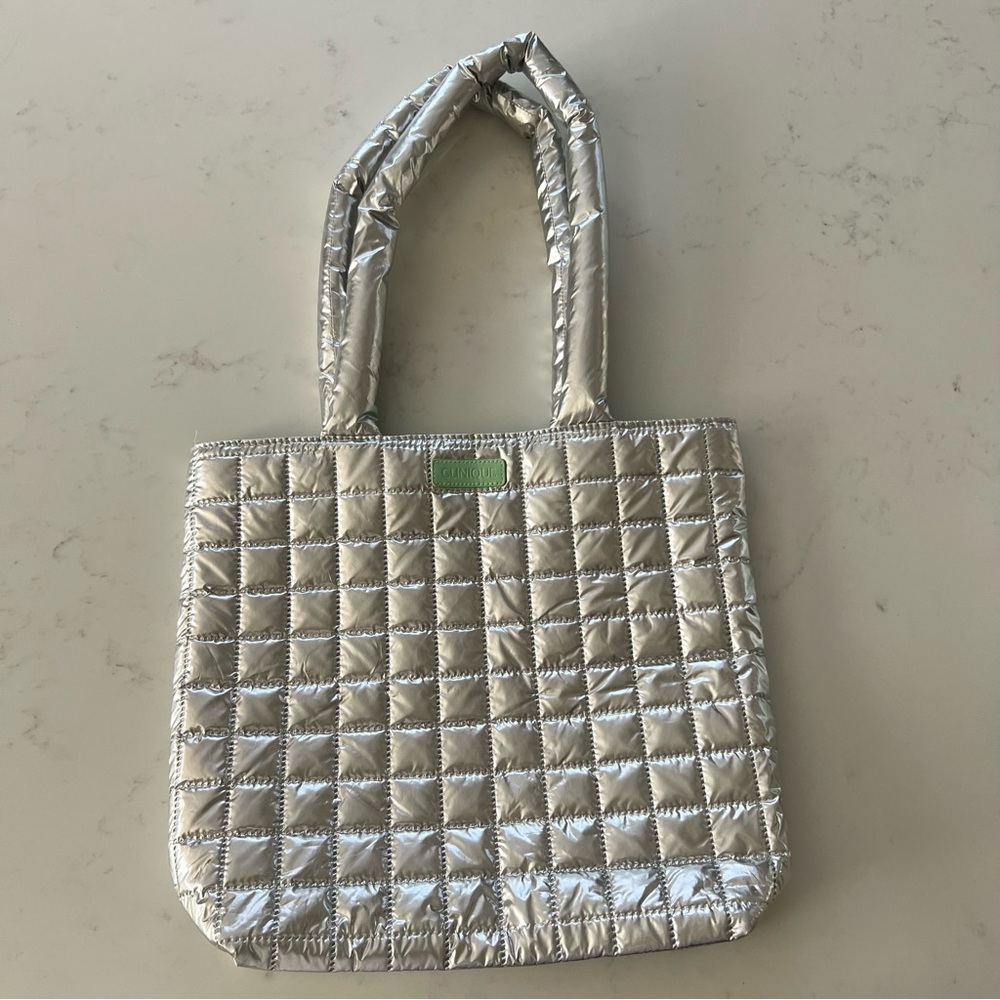 Clinique Limited Edition Silver Quilted Puffer Tote Bag Like New Aqua Lining